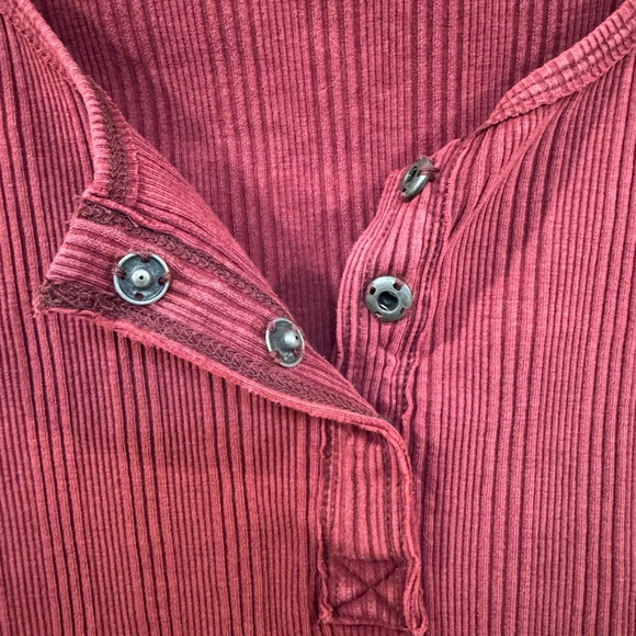 Free People We the Free Burgundy XS Ribbed Snap Henley Long Sleeve Tee Skater - Picture 4 of 9